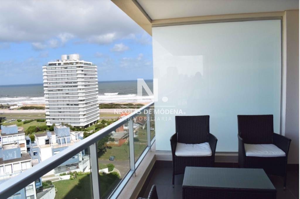 Vende apartamento con vista al mar. De 2 en con