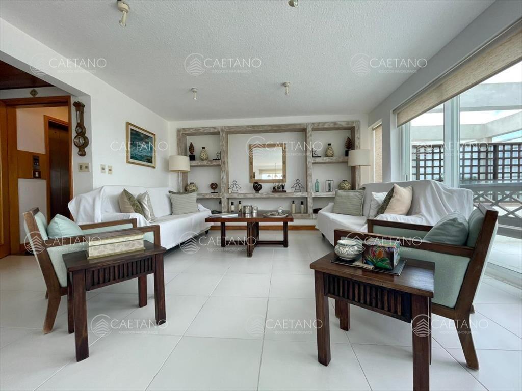 Excepcional penthouse en primera linea de la
