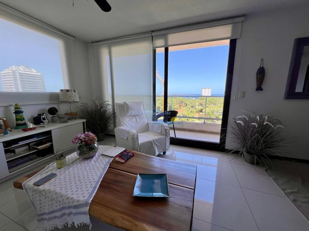 En venta apartamento con excelente vista, de 3 en