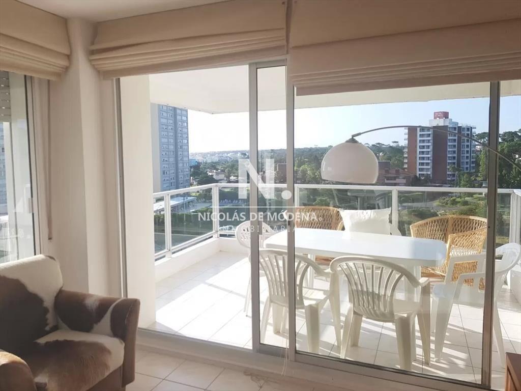Impecable departamento, comodo e iluminado.