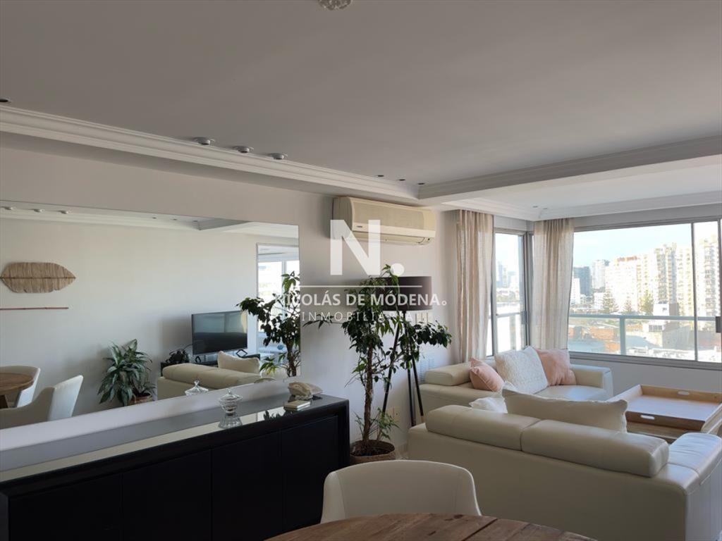 Vende Apartamento en Península - Punta del Este