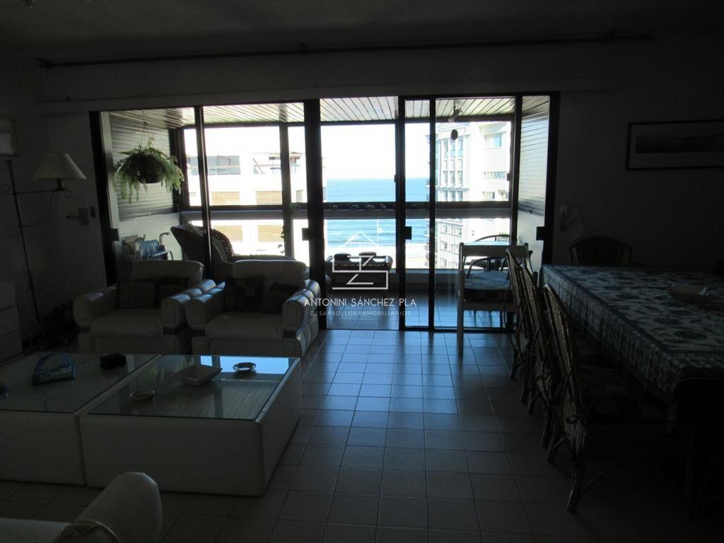 Apartamento en venta de 3 dormitorios en Punta del Este