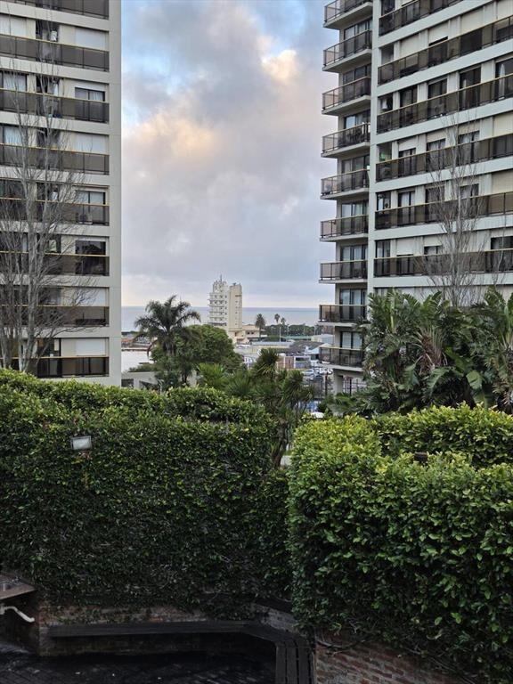 Apartamento -Loft, Puerto del Buceo, 76 m2, garage !!
