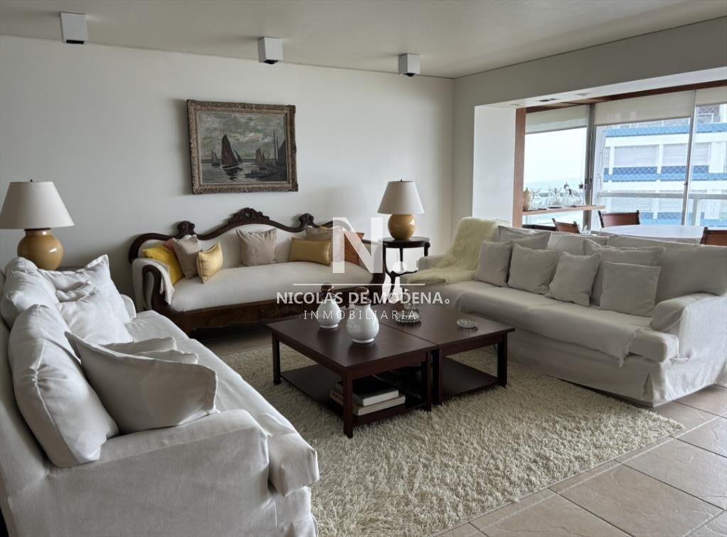 Departamento de 3 dormitorios + dep en venta con