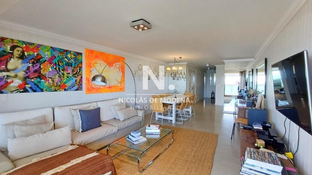 Departamento de 3 dormitorios en venta en Torre