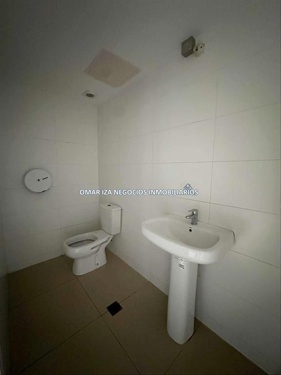 Alquiler local comercial Malvin Sur, prox Av Italia en comp