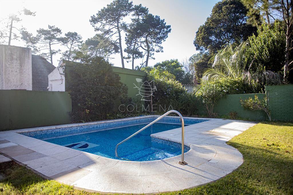 Muy linda casa en venta, zona inmejorable, 3 dormitorios y