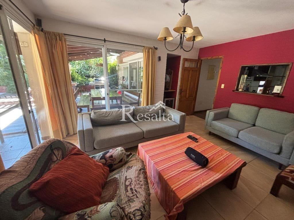 VENTA CASA LA TAHONA 4 DORMITORIOS CON PISCINA