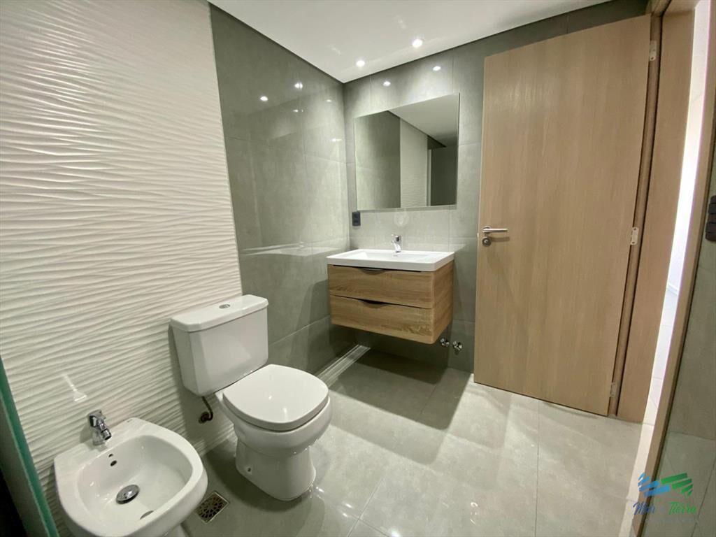 En venta apartamento 3 dormitorios, vista al mar,