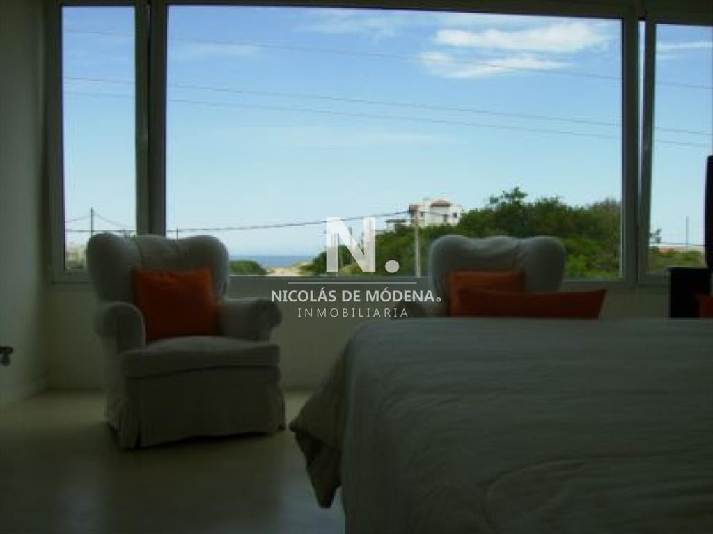 Vende casa en Tio Tom , Punta Ballena de 4 dormitorios