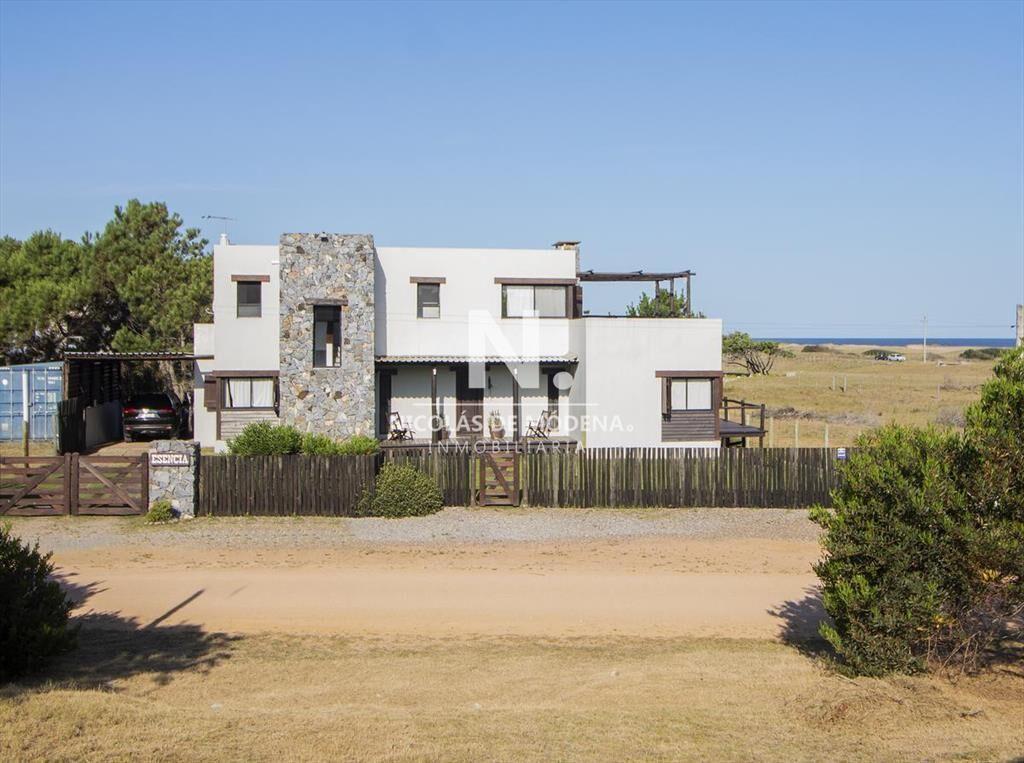 Casa con piscina y gran terreno