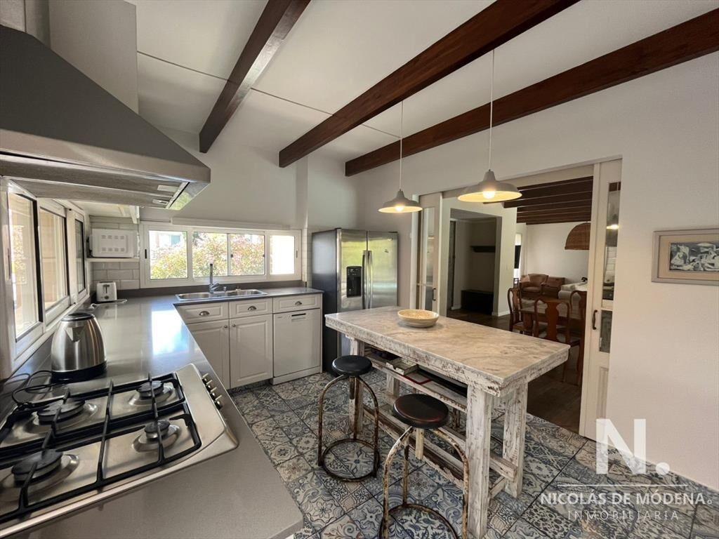 Casa en Venta de 4 dormitorios en Barrio Privado La Arbolad