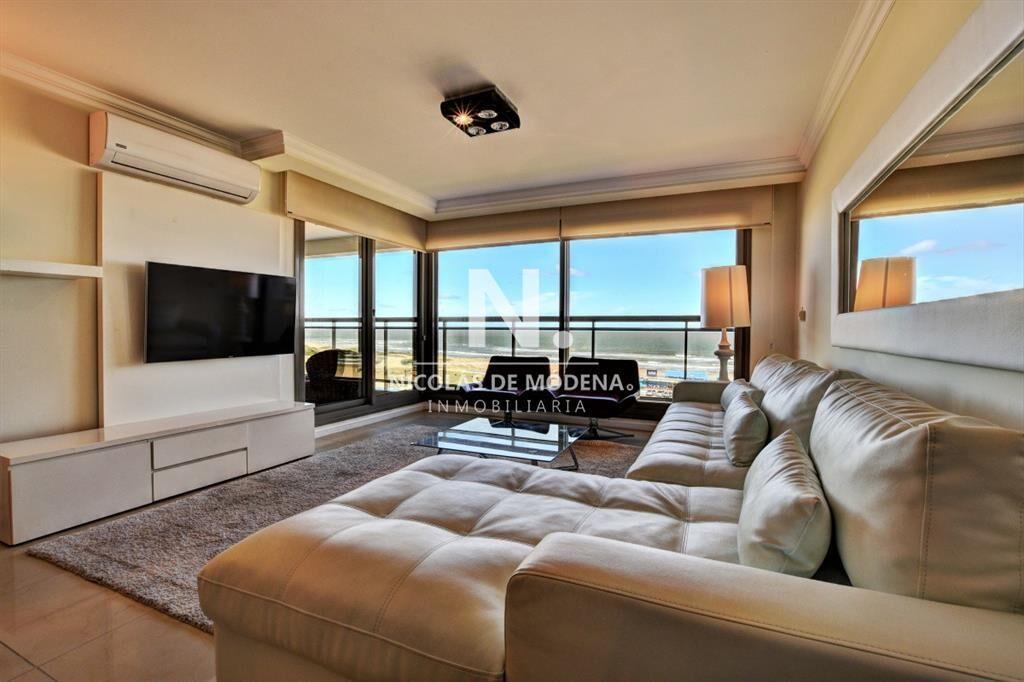 Excelente apartamento en torre de categoría, Imperiale, Pl