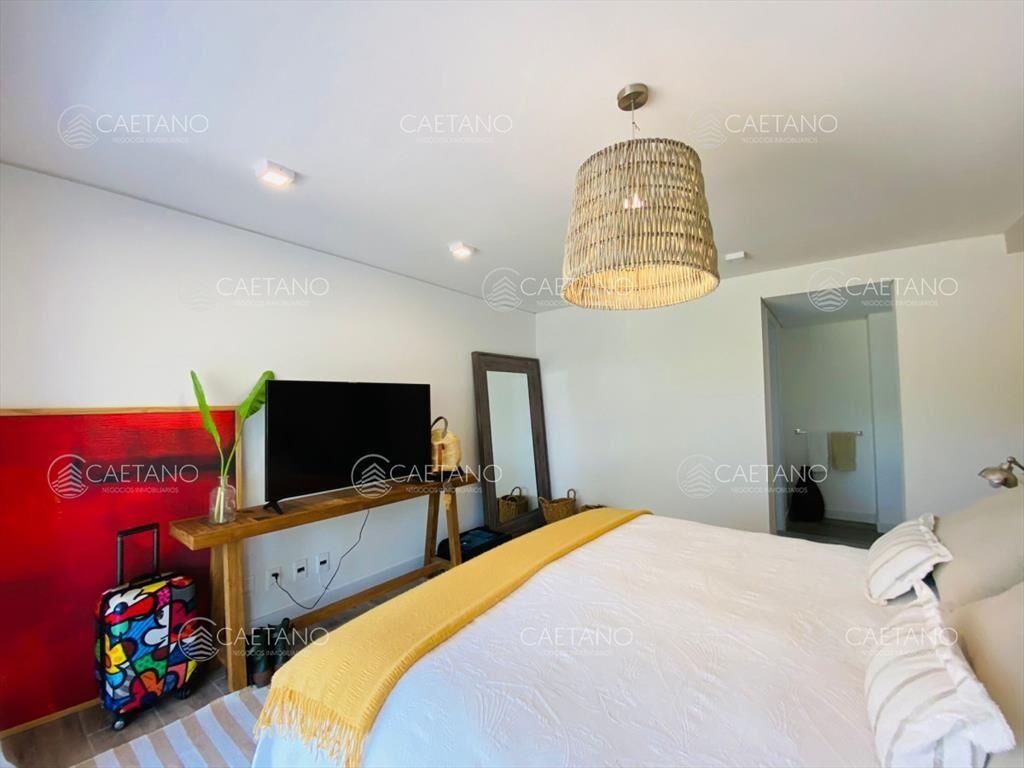 Apartamento en Venta Tres Suites y Dependencia Playa Brava