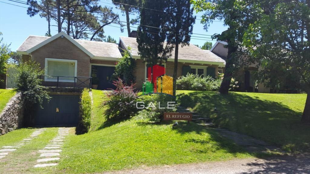Excelente casa en alquiler en zona residencial!!! Consulte!