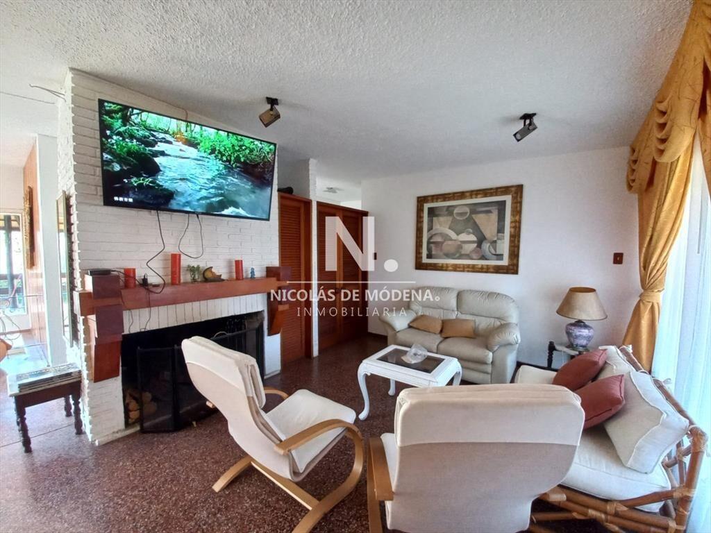Casa de 6 dormitorios en Playa Mansa , Punta del