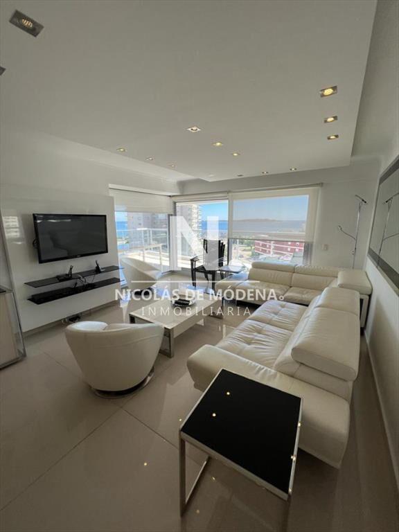 Apartamento en Venta de 3 dormitorios en Edificio