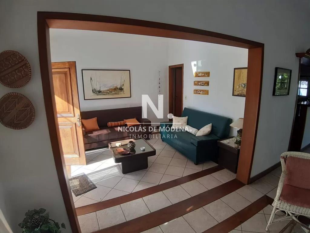 OPORTUNIDAD. VENDE CASA EN PLAYA MANSA, PUNTA DEL