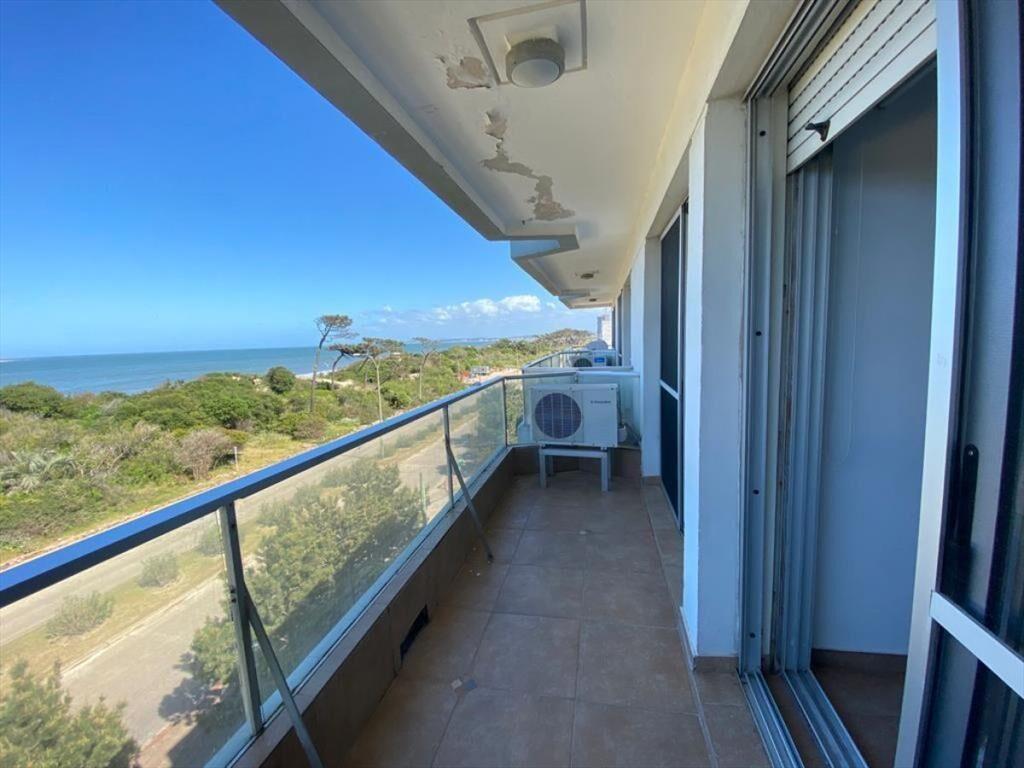 Apartamento 4 dormitorios, primera linea Mansa