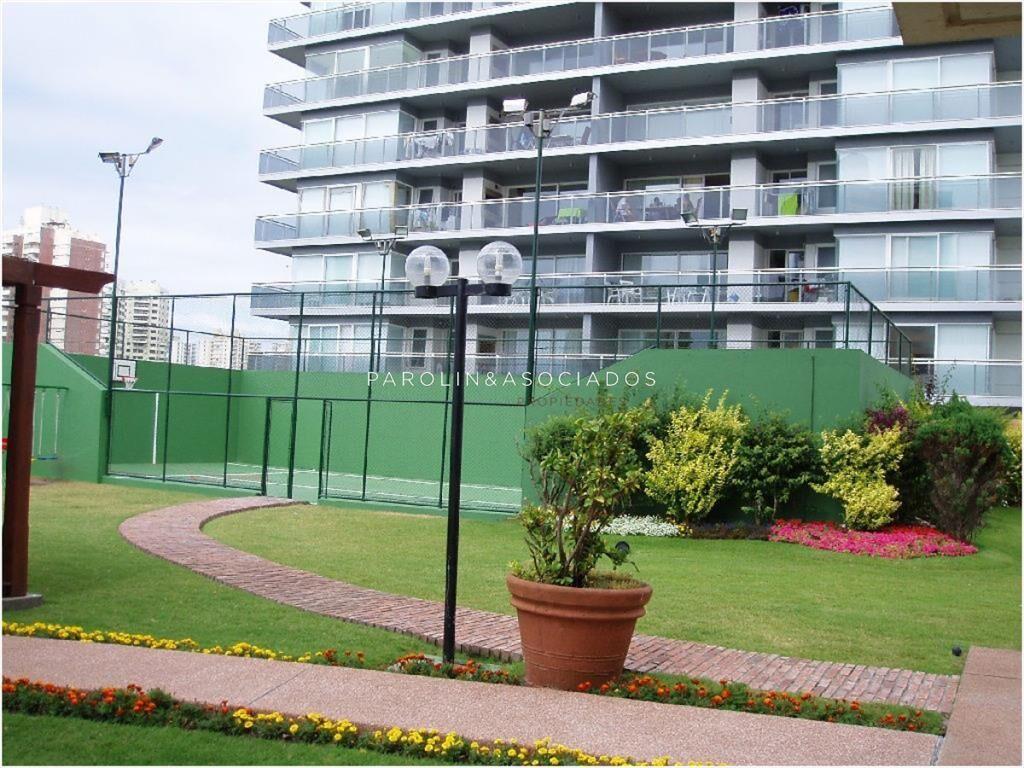 Apartamento en venta a pasos del mar en Punta del Este.