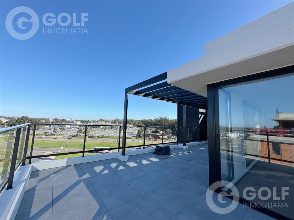Venta de Penthouse Esquinero de 3 Dormitorios en Barra de C