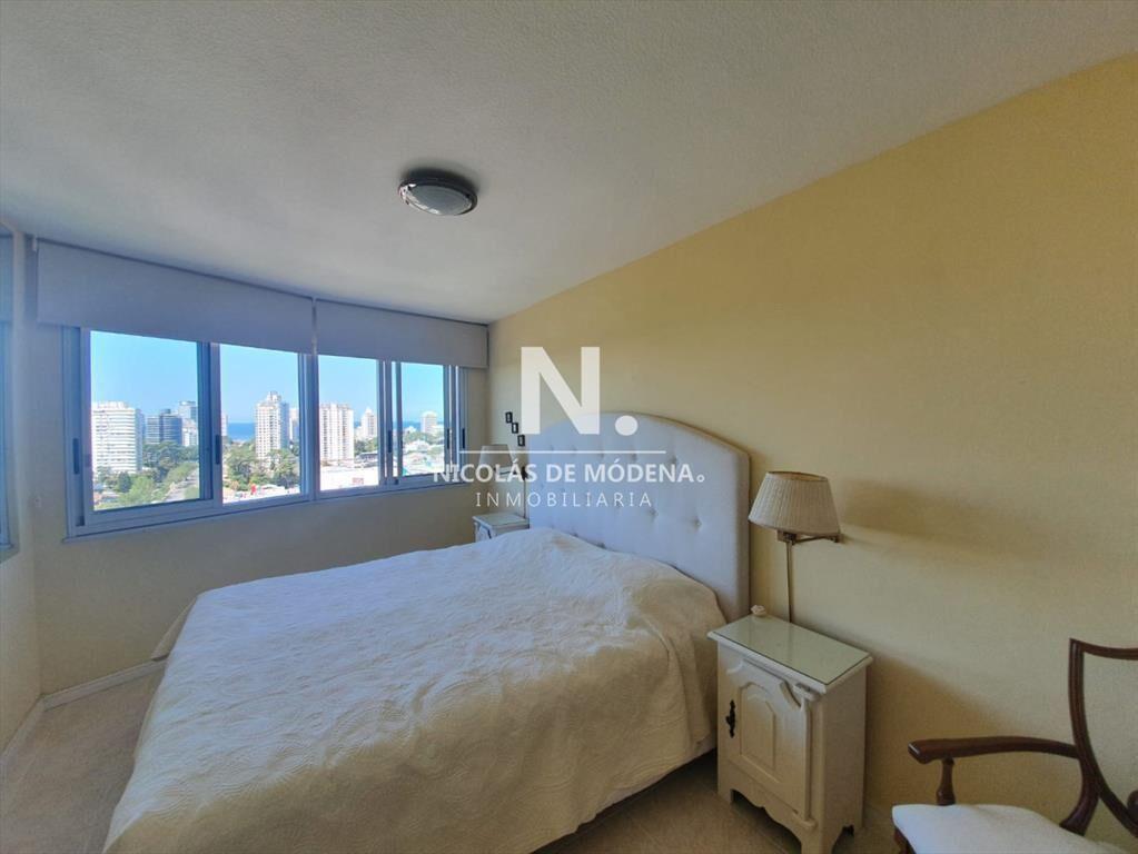 Hermoso apartamento con excelente vista!