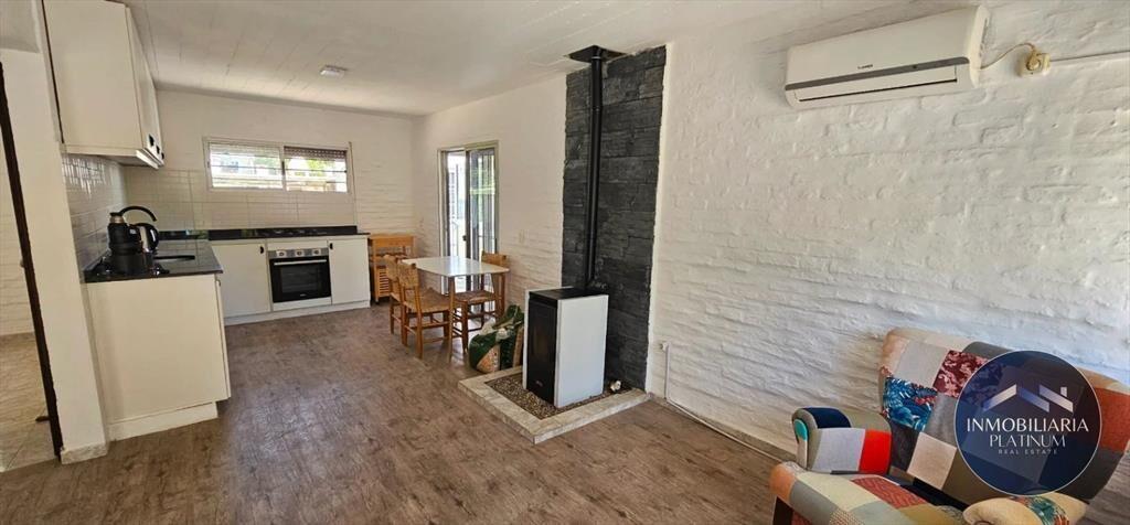 Venta dos casas mismo padron, 3dormitorios, La Floresta.