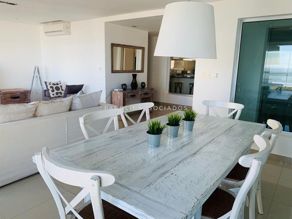 Apartamento en venta de 3 dormitorios en Brava