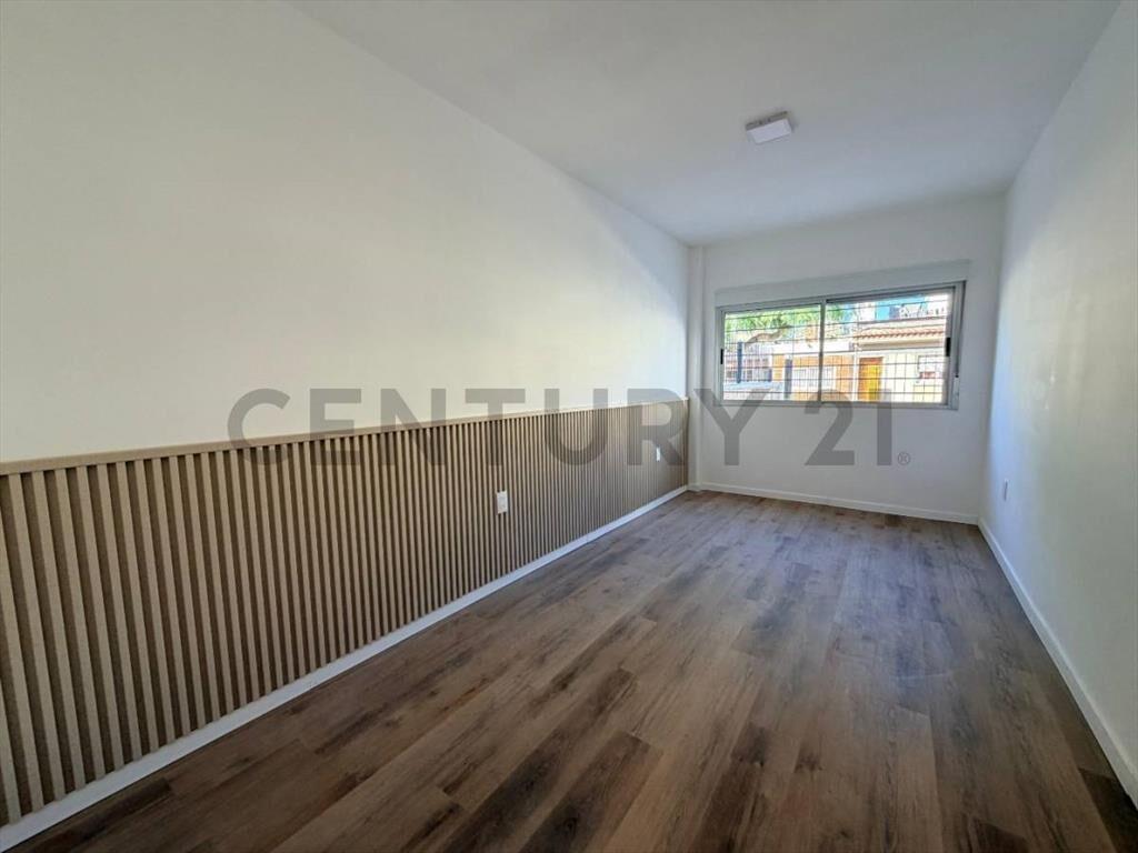 Casa a ESTRENAR/Reciclada/mt Bulevar Artigas/Cochera 2 au...