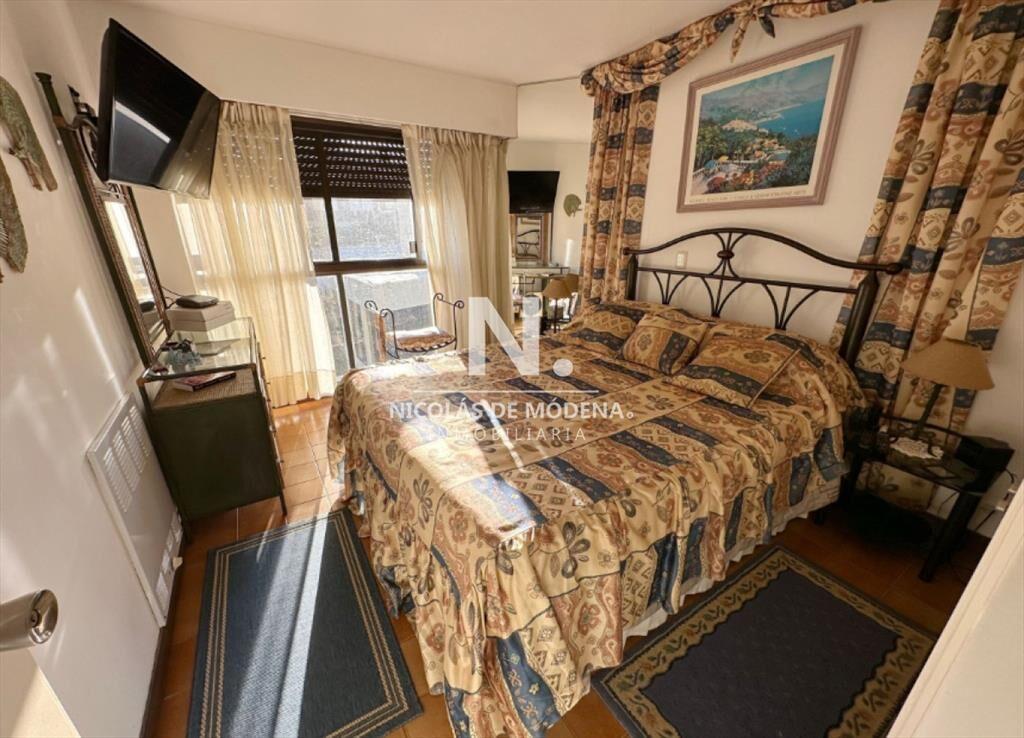 Vende Apartamento frente al mar en Brava, Punta 2