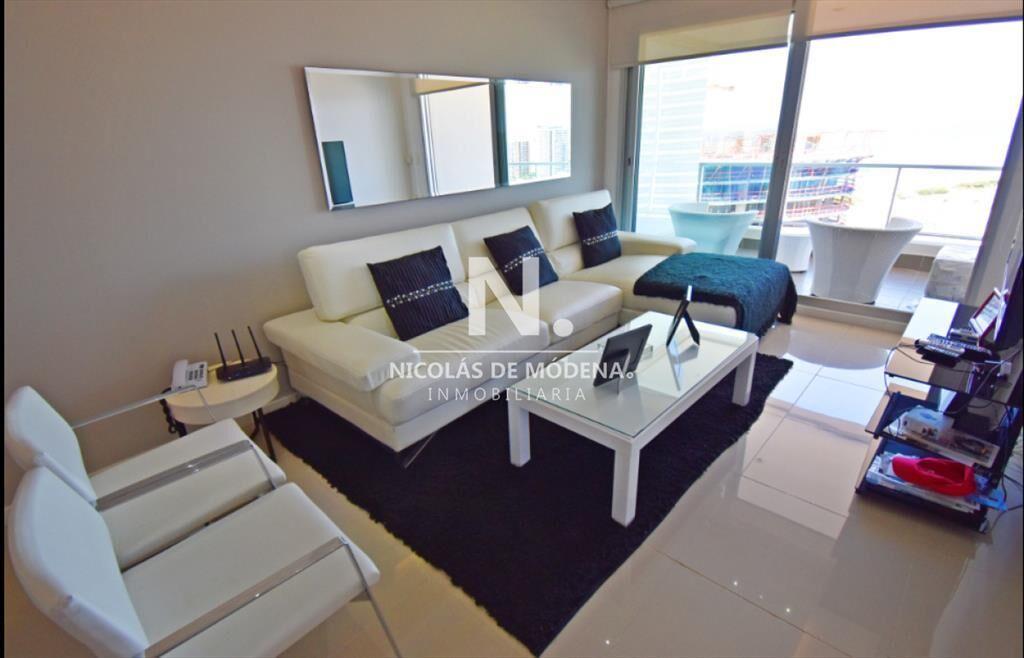 Vende apartamento de 2 dormitorios en Brava Punta