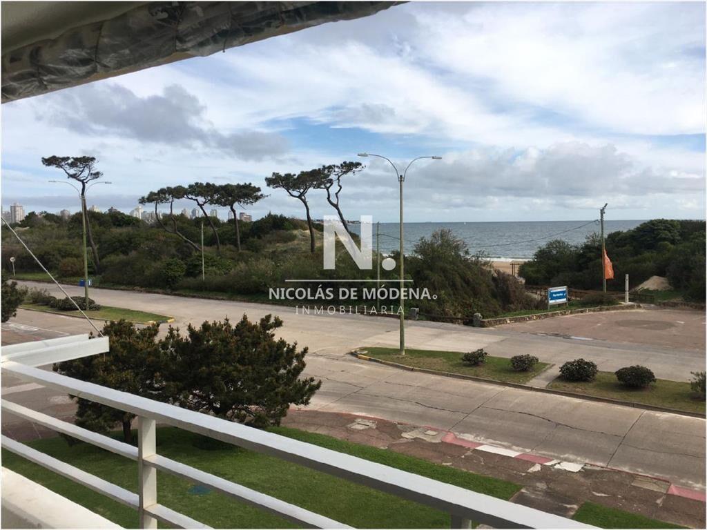 Vende apartamento de 3 dormitorios en Mansa, del