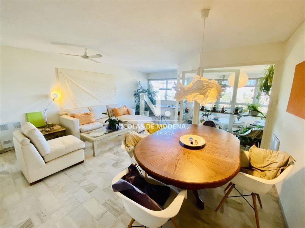 Hermoso y amplio apartamento de 3 dormitorios en Punta del