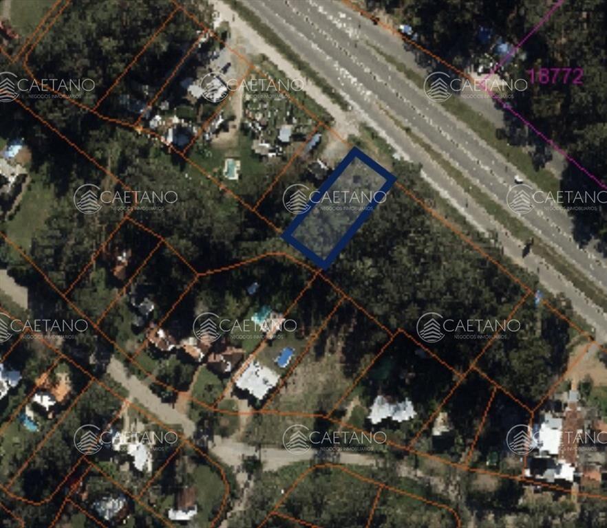 Venta terreno comercial en Solanas
