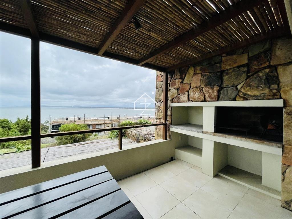 Venta de apartamento de dos dormitorios con en de