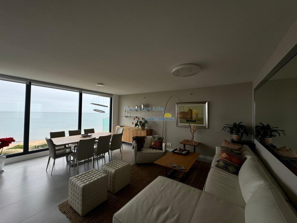 Lujoso Apartamento en Venta de 3 dormitorios en ,