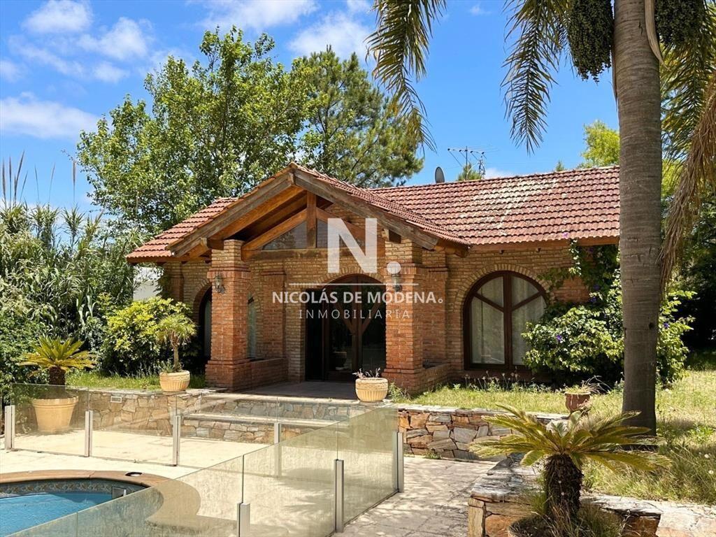 Vende casa en Jardines de Cordoba Punta del Este