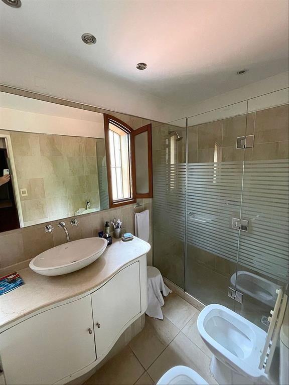 Casa Venta. 4 dorm,3 baños, patio c/parrillero, gje x 3