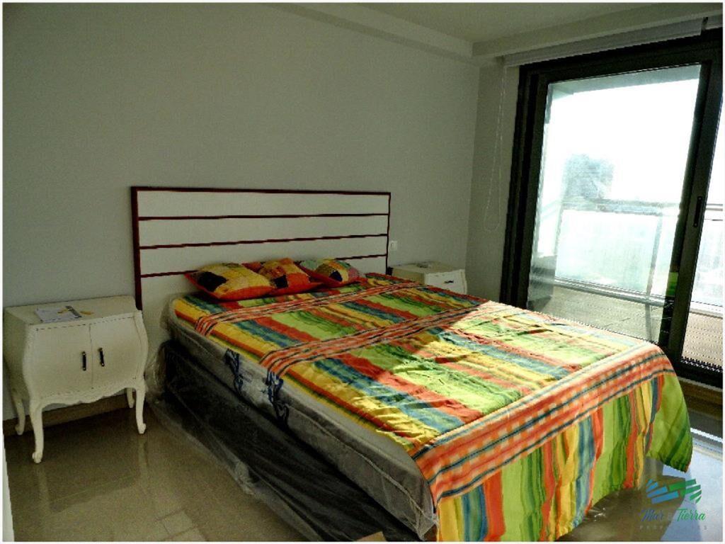 Alquilo apartametno dormitorio y medio con buenos servicios