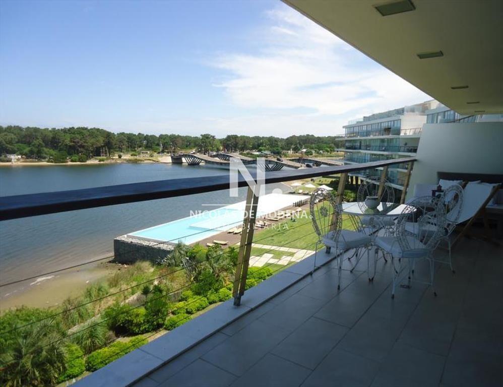 Apartamento en La Barra - Delamar Sobre el Mar de 3 dormito