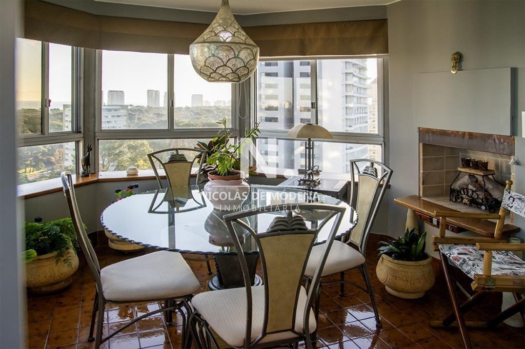 Apartamento en Roosevelt Center de 3 dormitorios