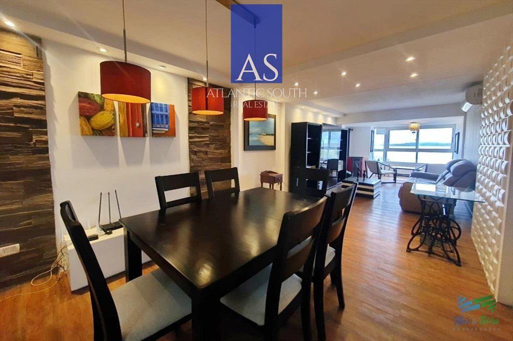 Apartamento 3 dormitorios primera línea frente al mar en P