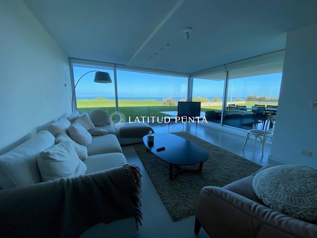 Apartamento frente al mar, 3 dormitorios más dependencia