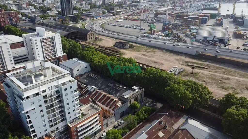 Venta Terreno Edificio 15 pisos Aguada Centro