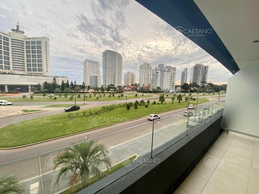 Comodo apartamento de 3 dormitorios en torre de