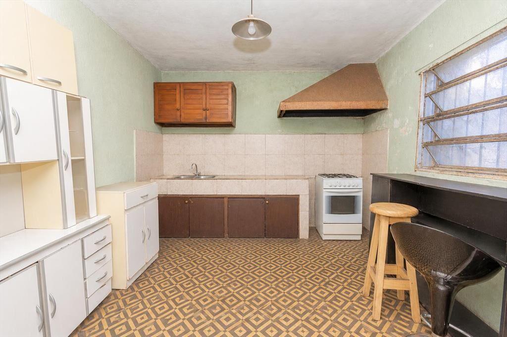 Venta Casa con amplio terreno de 743 m2 frente 21 mts.