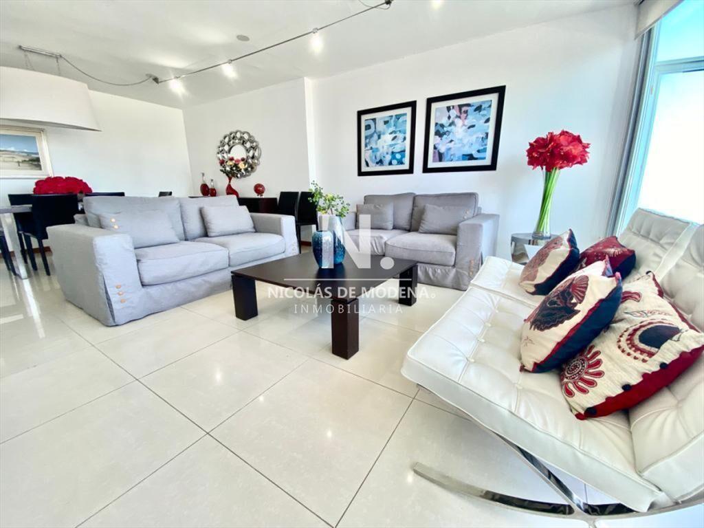 Apartamento en venta Punta del este. Torre