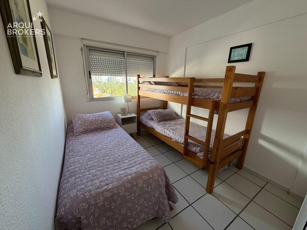 Apartamento de 2 dormitorios con garaje en Chesterfield Tow