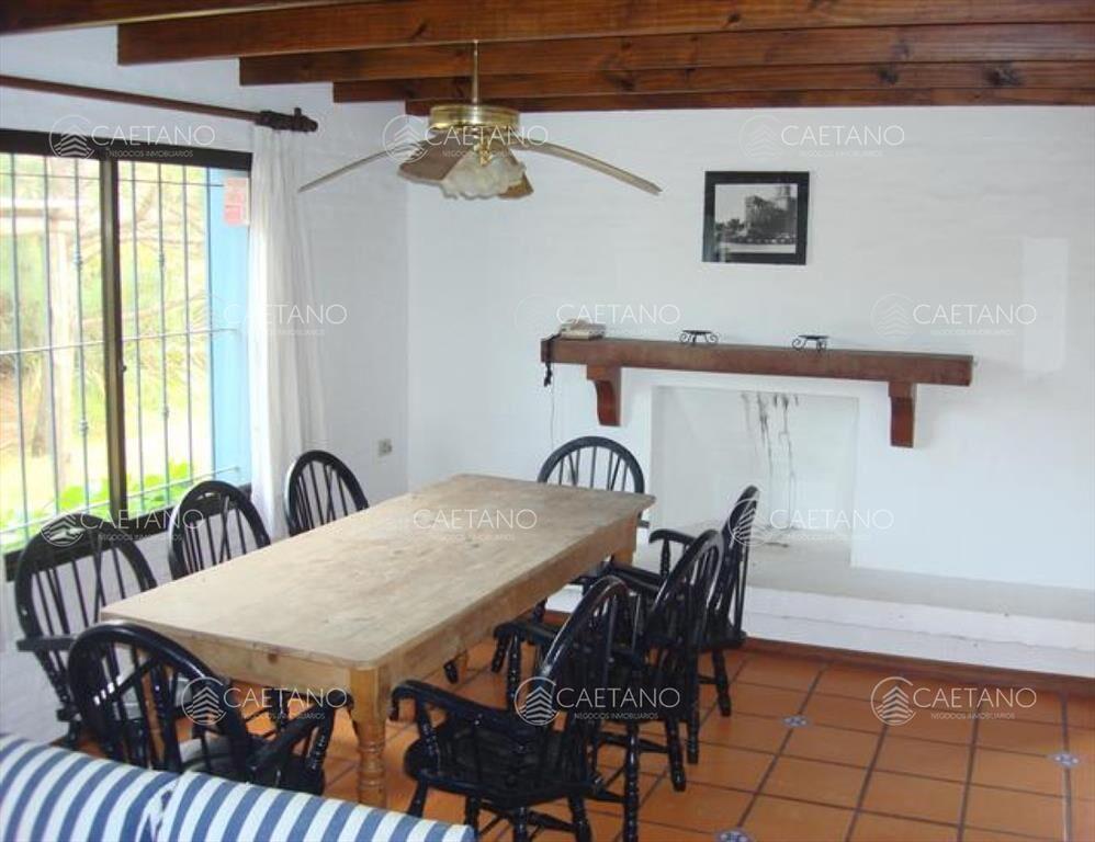 CASA EN PROPIEDAD HORIZONTAL, EN ZONA DE TIO TOM