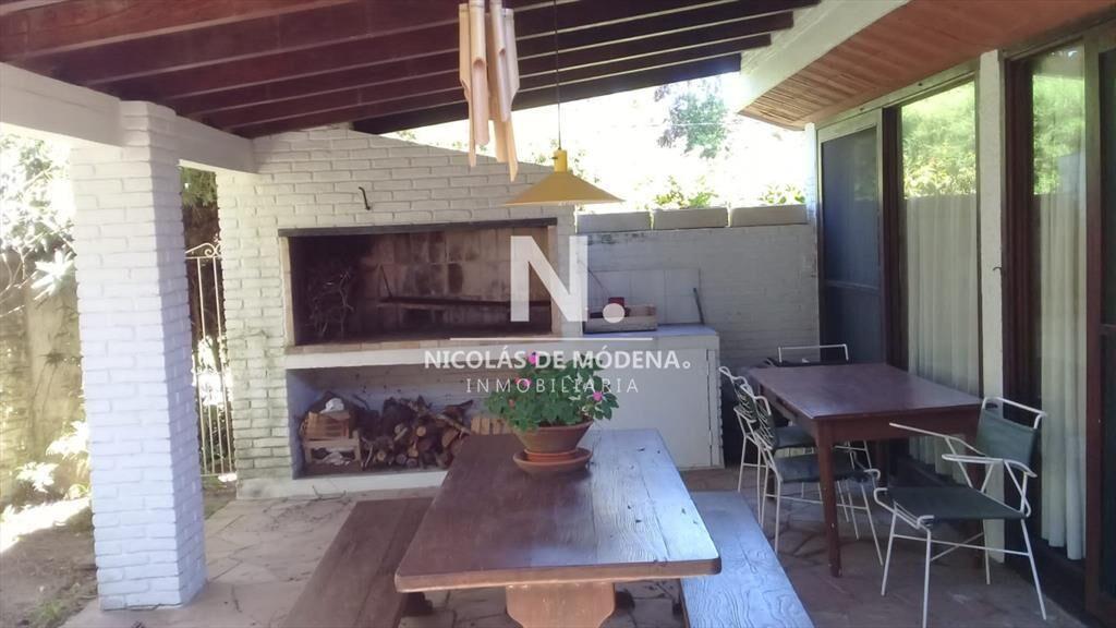 Casa en venta, a pocos metros del mar